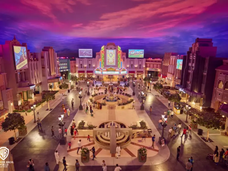 28 . Parque Warner Bros